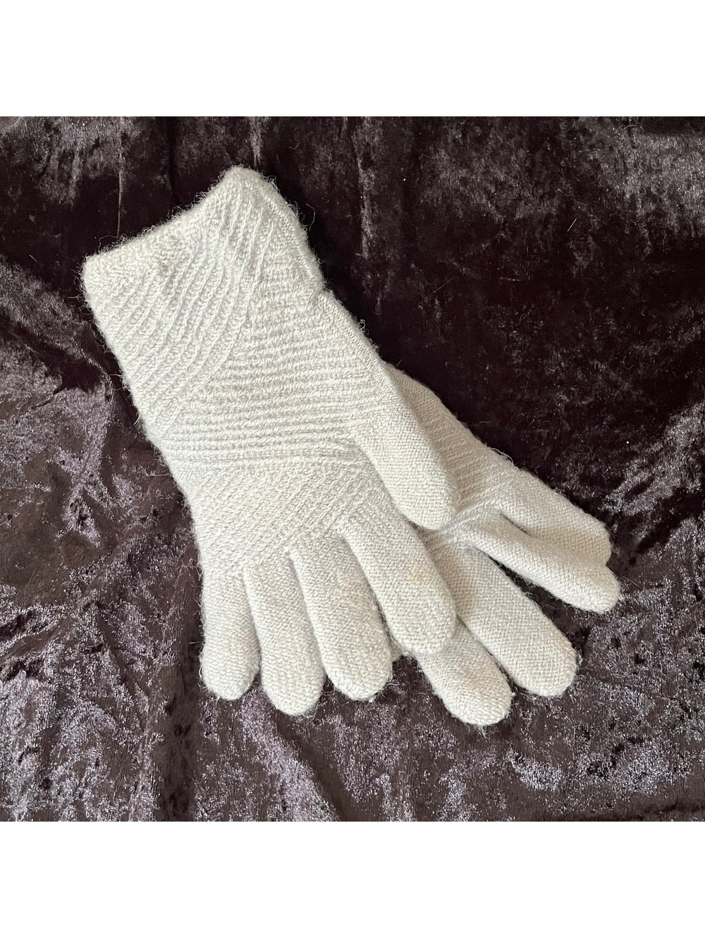 Jessica Simpson Soft Knit Acrylic Gloves One Size Ivory Cozy Winter Accessory